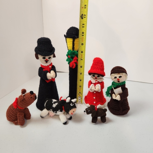 Vintage Crochet Christmas Choir Decorations Home Decor Handmade Knit People Dog - Picture 8 of 8